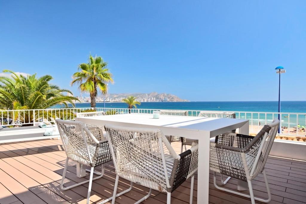 Apartment 70sqm Private Terrace In Front Of The Sea & 107sqm Brand New *