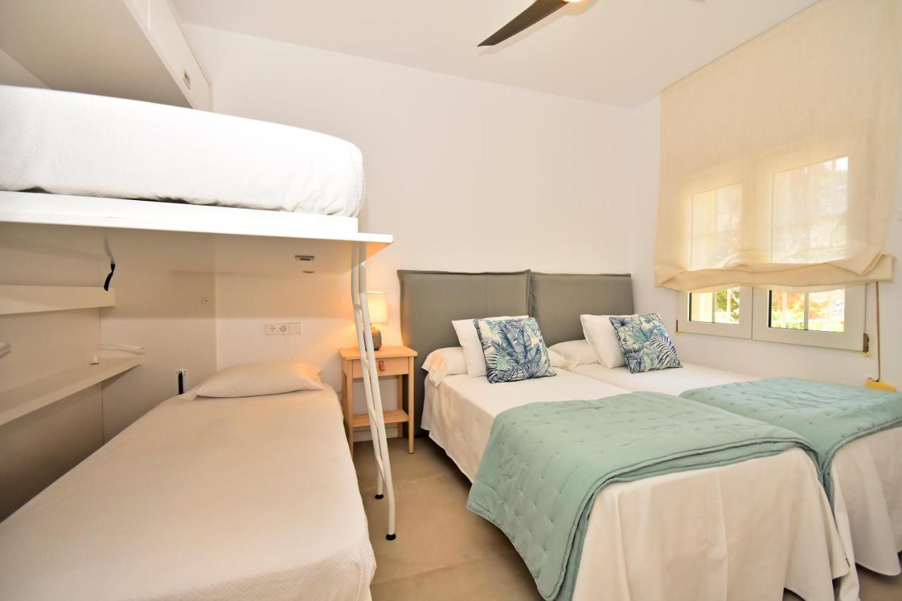 Apartment 70sqm Private Terrace In Front Of The Sea & 107sqm Brand New