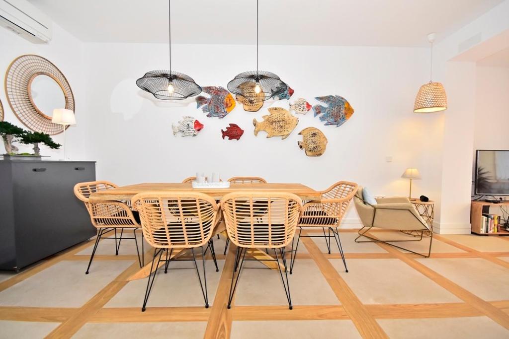Apartment 70sqm Private Terrace In Front Of The Sea & 107sqm Brand New